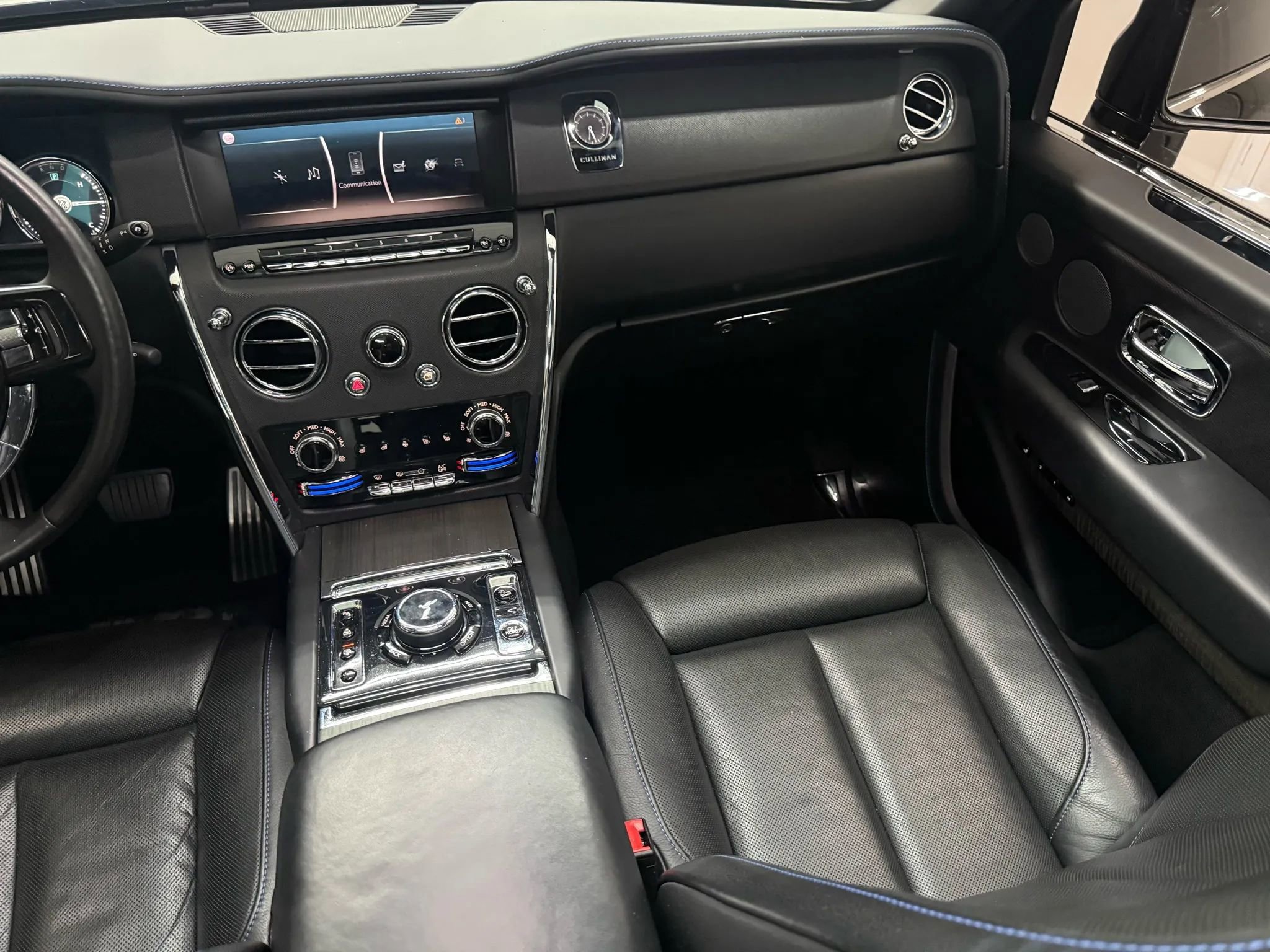 Used 2019 Rolls-Royce Cullinan image 28