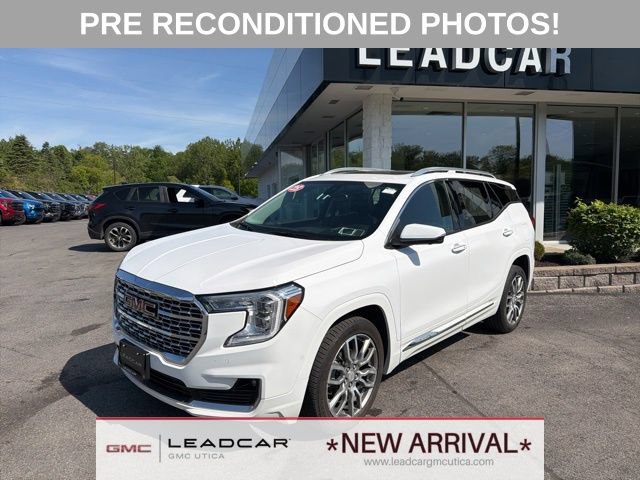 Used 2023 GMC Terrain Denali w/ Denali Premium Package AWD/4WD image 1