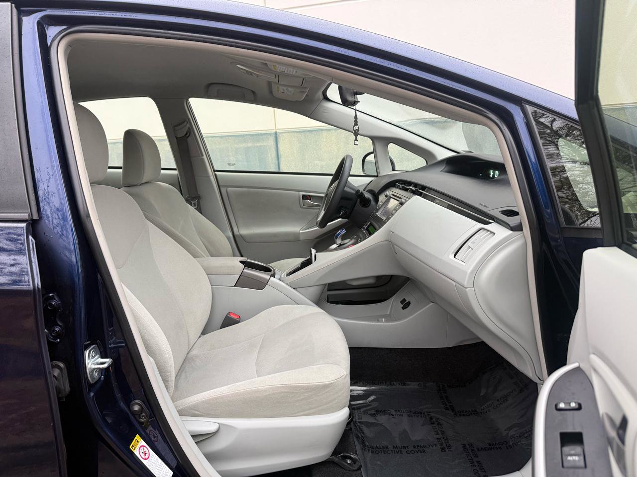 Used 2015 Toyota Prius Three image 18