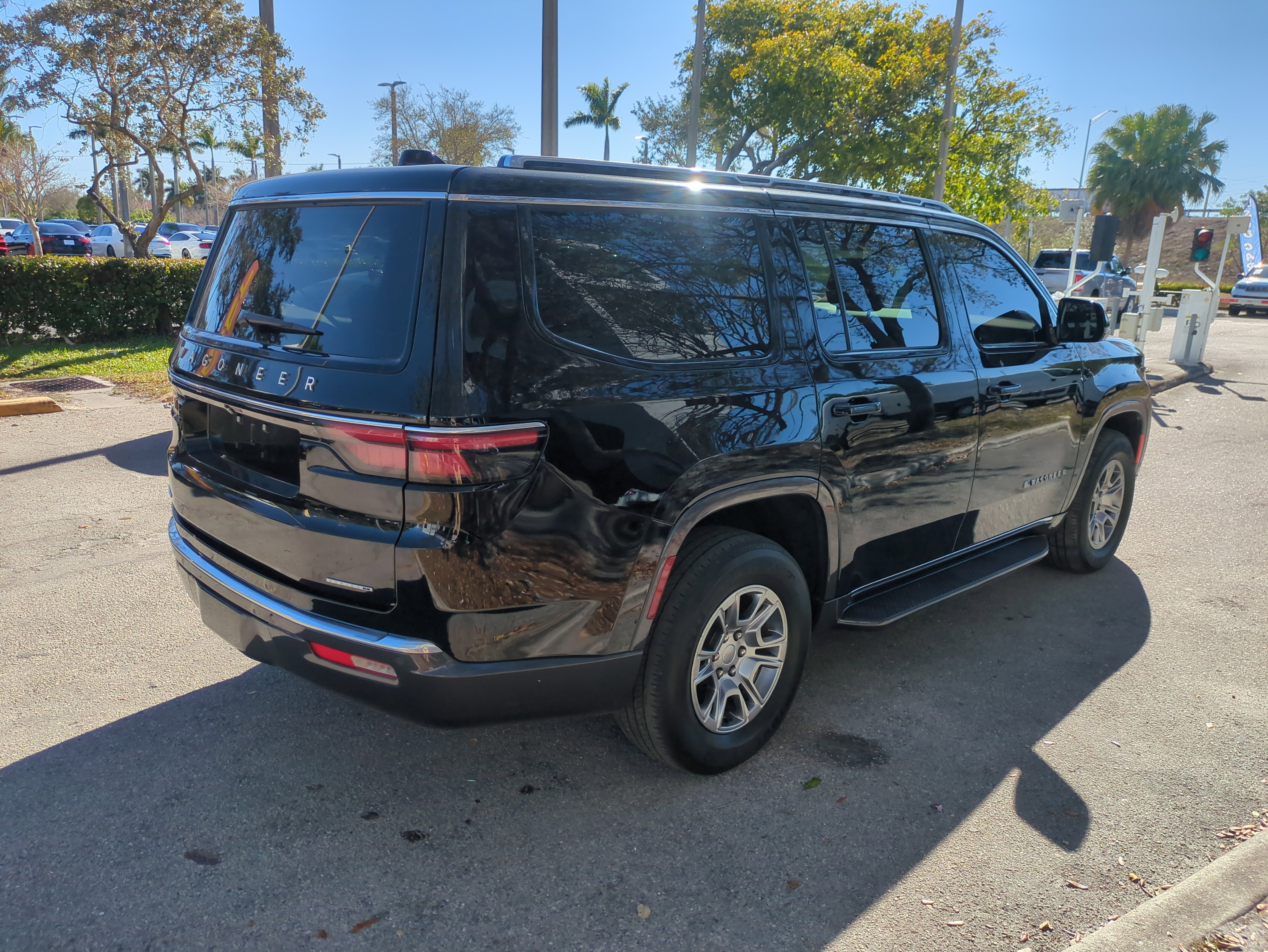 Certified 2022 Jeep Wagoneer Series I image 5