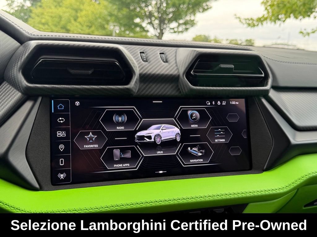 Used 2025 Lamborghini Urus SE AWD/4WD image 35