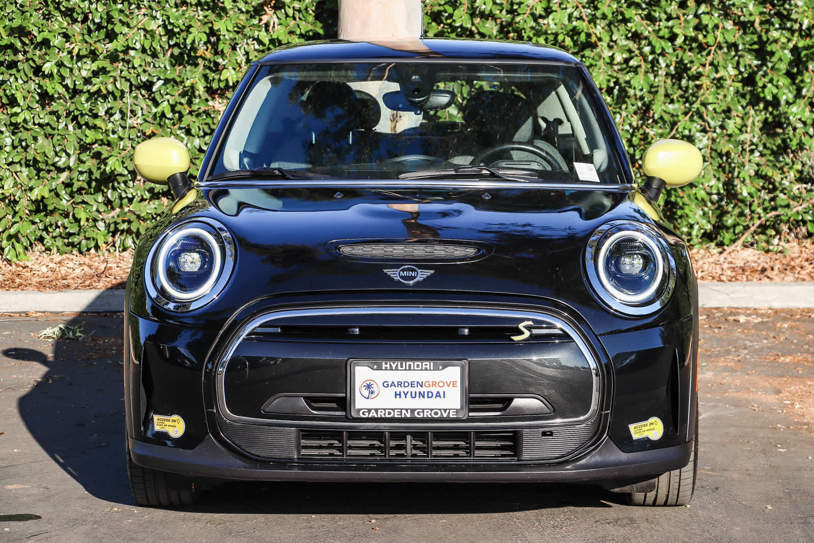 Used 2023 MINI Cooper SE FWD image 2