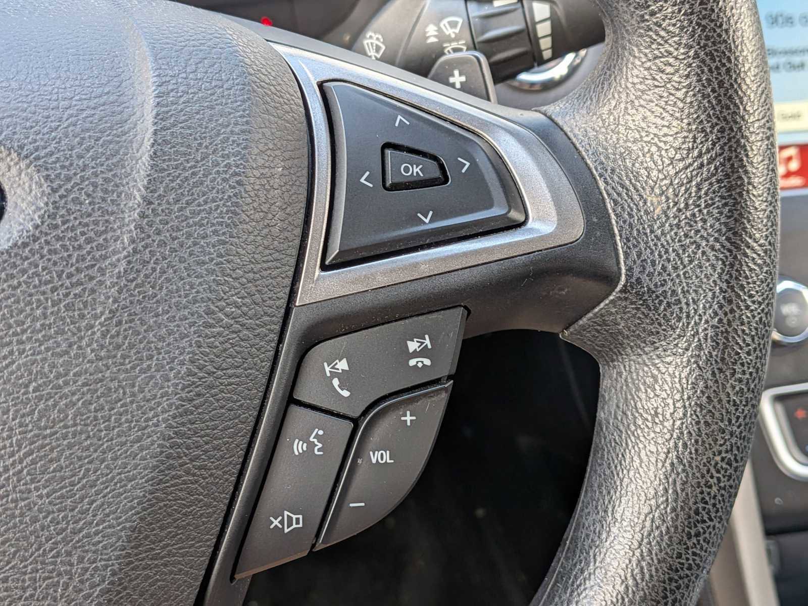 Used 2018 Ford Fusion SE w/ Fusion SE Technology Package FWD image 24