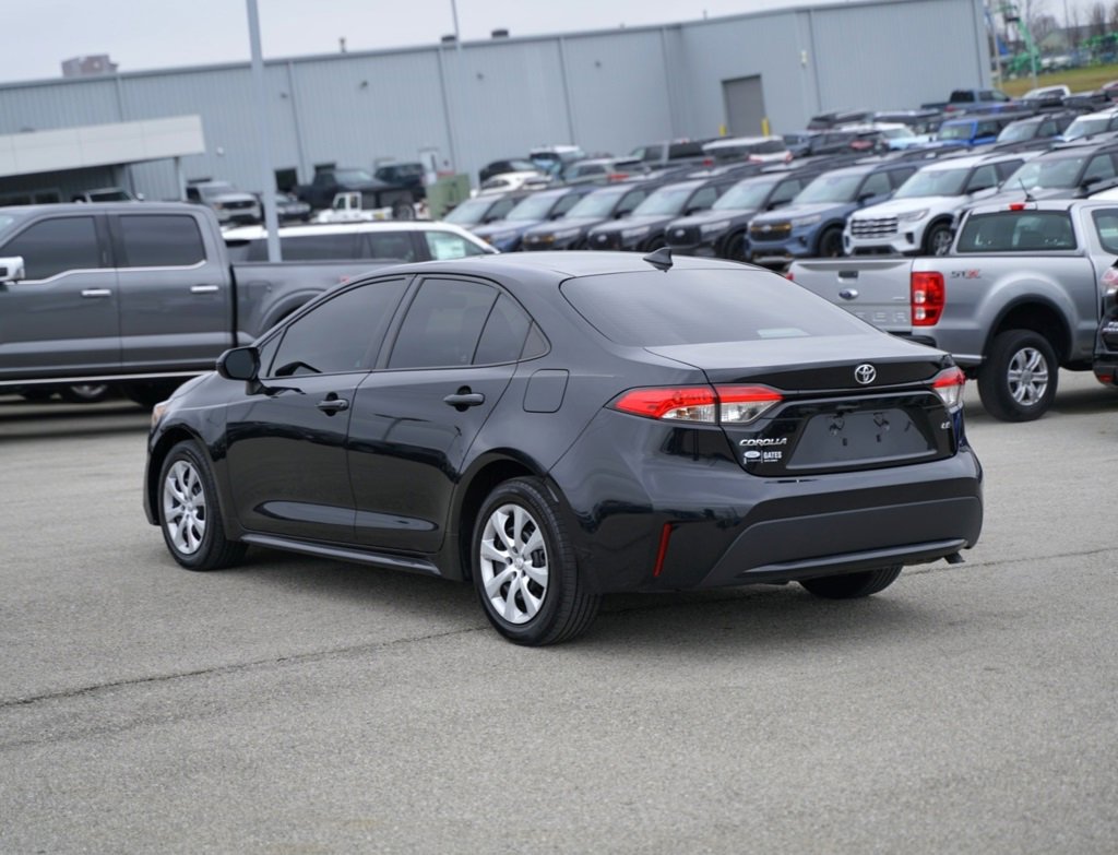 Used 2022 Toyota Corolla LE image 8