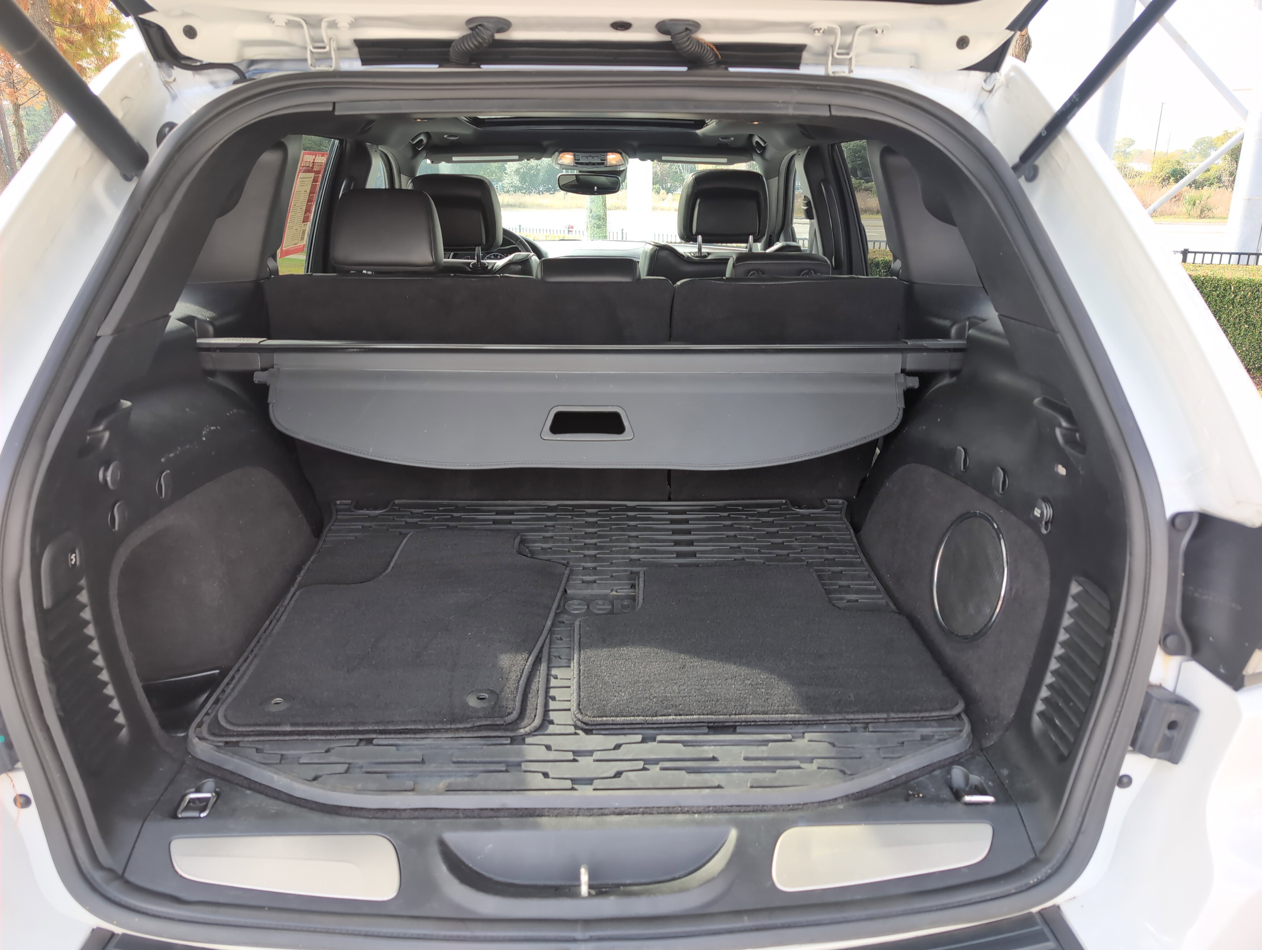 Used 2020 Jeep Grand Cherokee High Altitude image 32