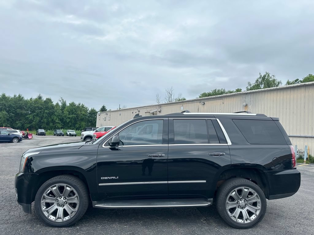Used 2017 GMC Yukon Denali w/ Open Road Package AWD/4WD image 9