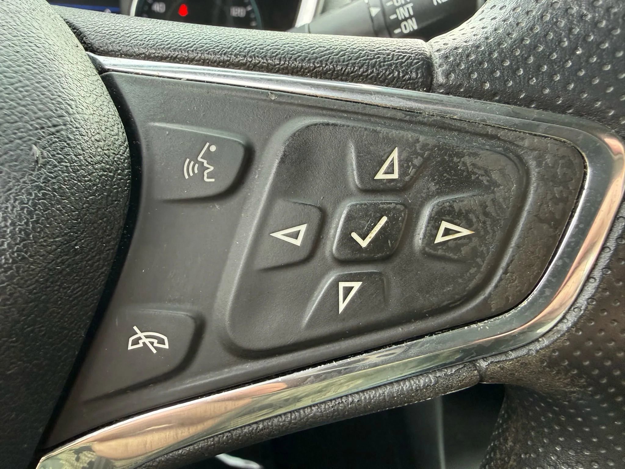 Used 2020 Chevrolet Equinox LT image 14