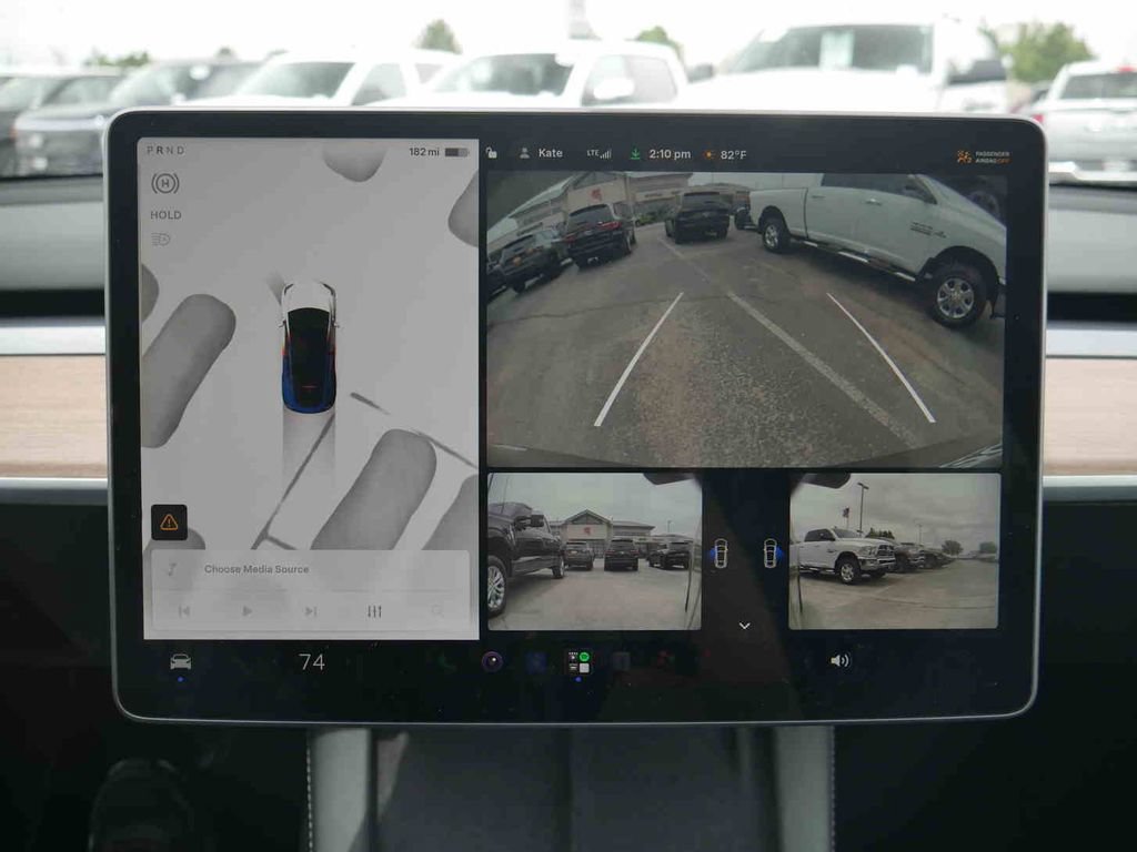 Used 2022 Tesla Model Y Long Range AWD/4WD image 30