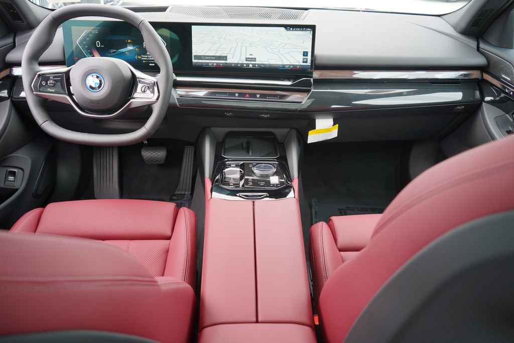 Used 2025 BMW i5 eDrive40i w/ Premium Package image 14