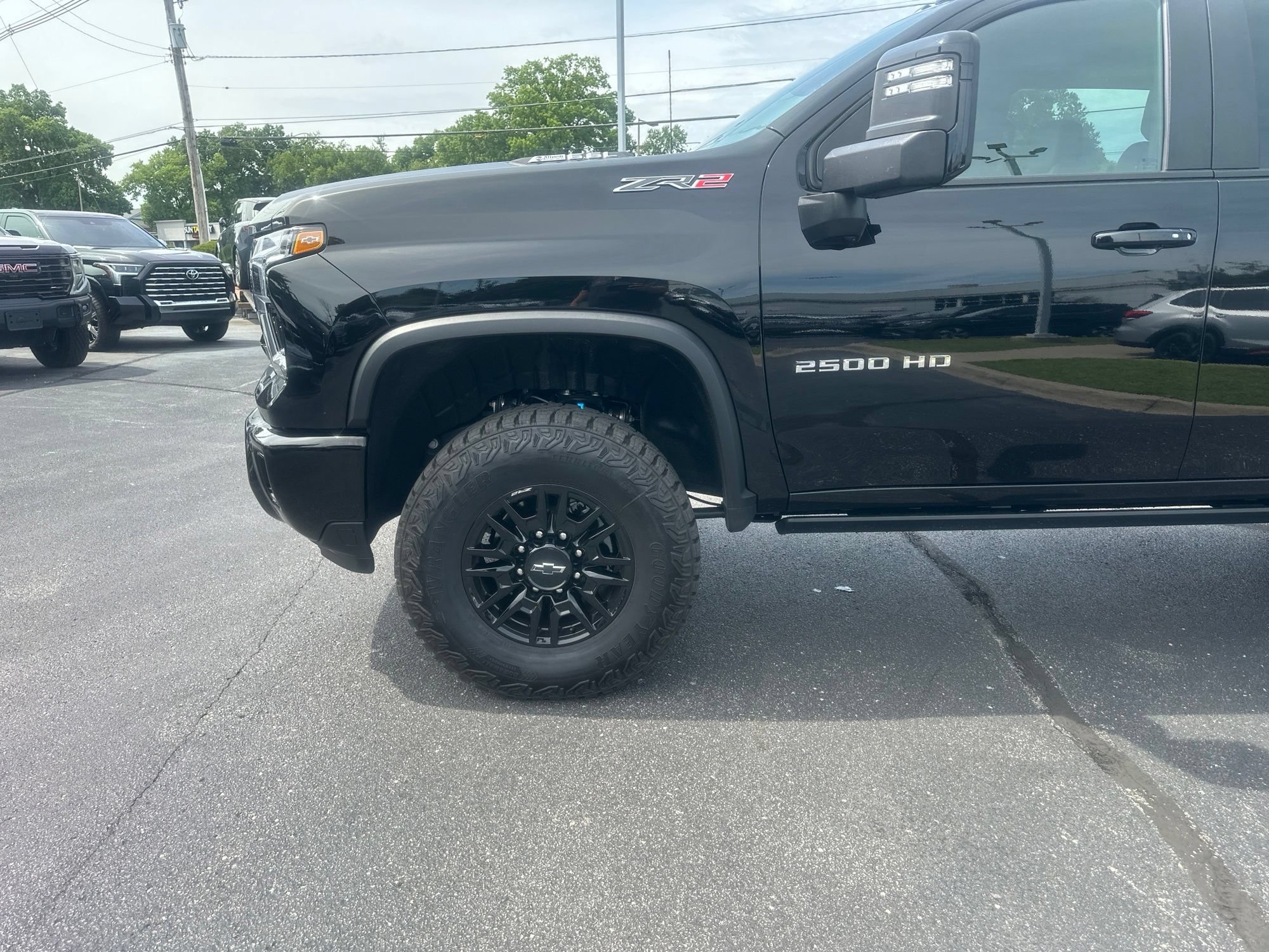 Used 2026 Chevrolet Silverado 2500 ZR2 AWD/4WD image 7