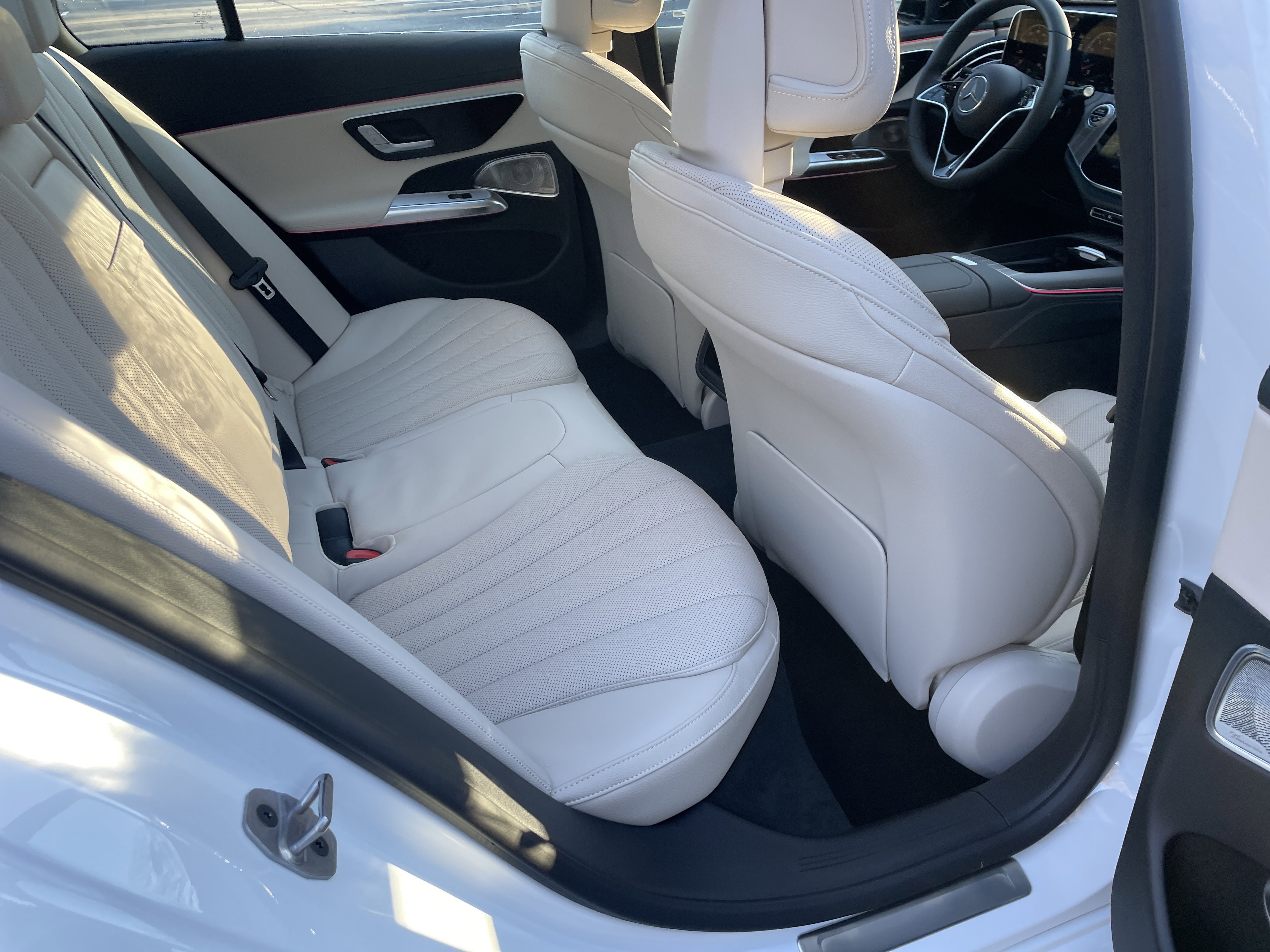 New 2026 Mercedes-Benz E 450 4MATIC Sedan image 40