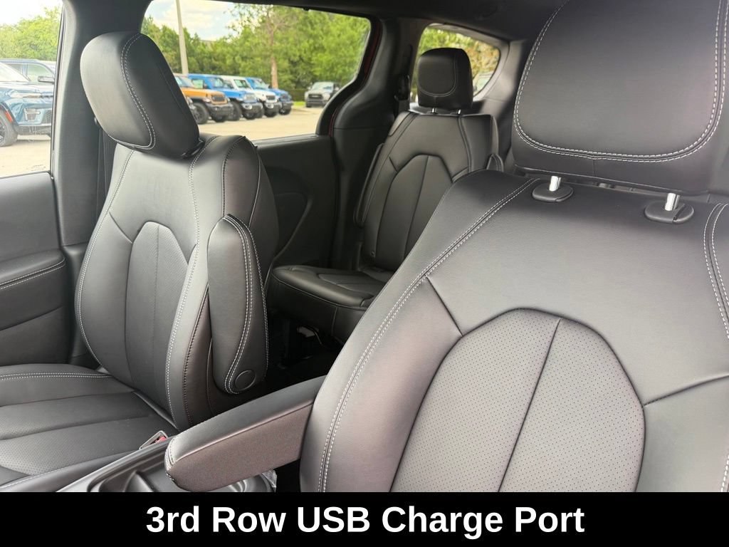 New 2027 Chrysler Pacifica Select w/ Family Tech Group FWD image 25