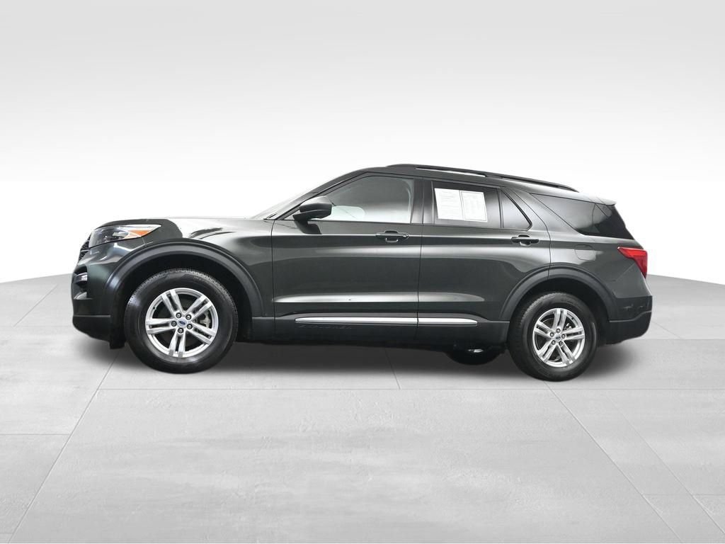 Used 2024 Ford Explorer XLT w/ Equipment Group 202A AWD/4WD image 23