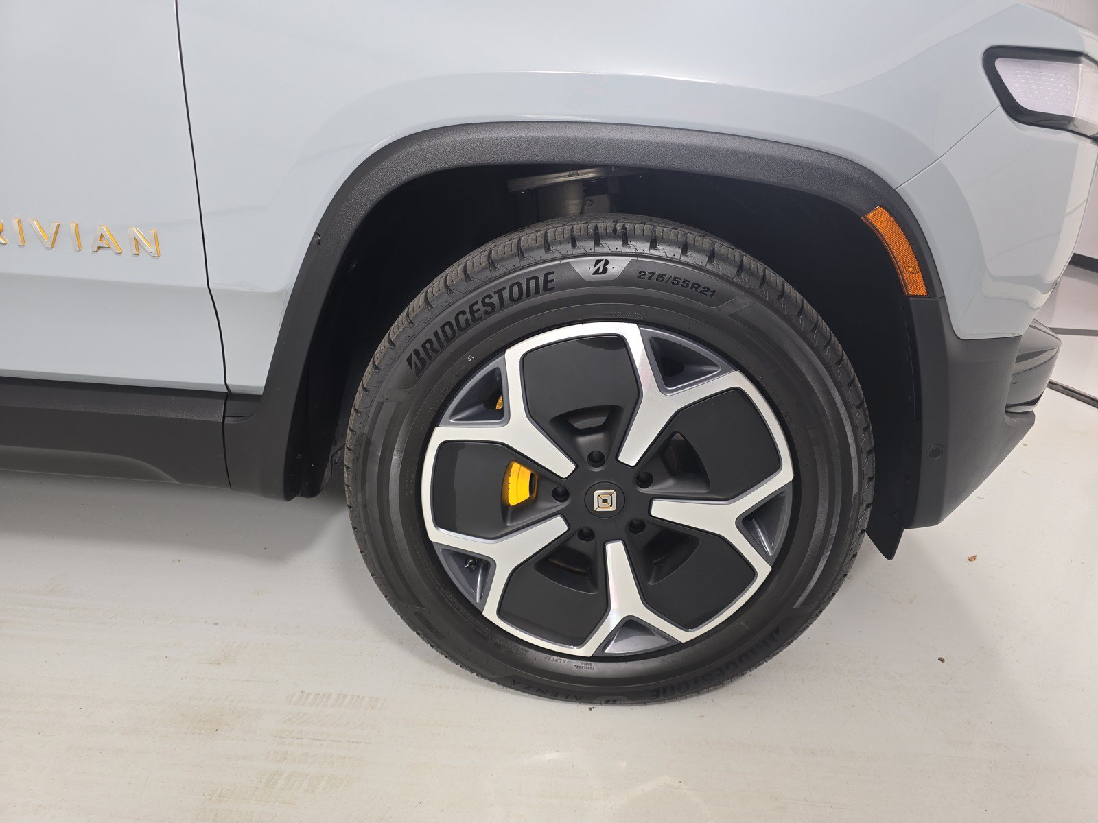 Used 2024 Rivian R1T Adventure AWD/4WD image 11