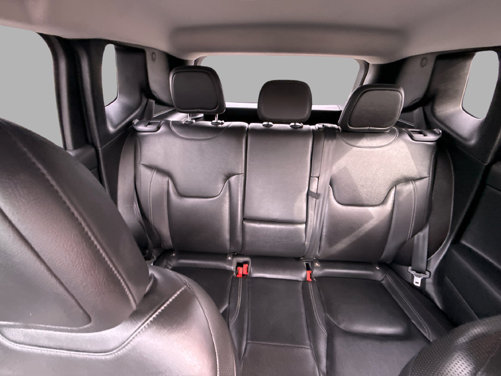 Used 2020 Jeep Renegade Limited AWD/4WD image 24