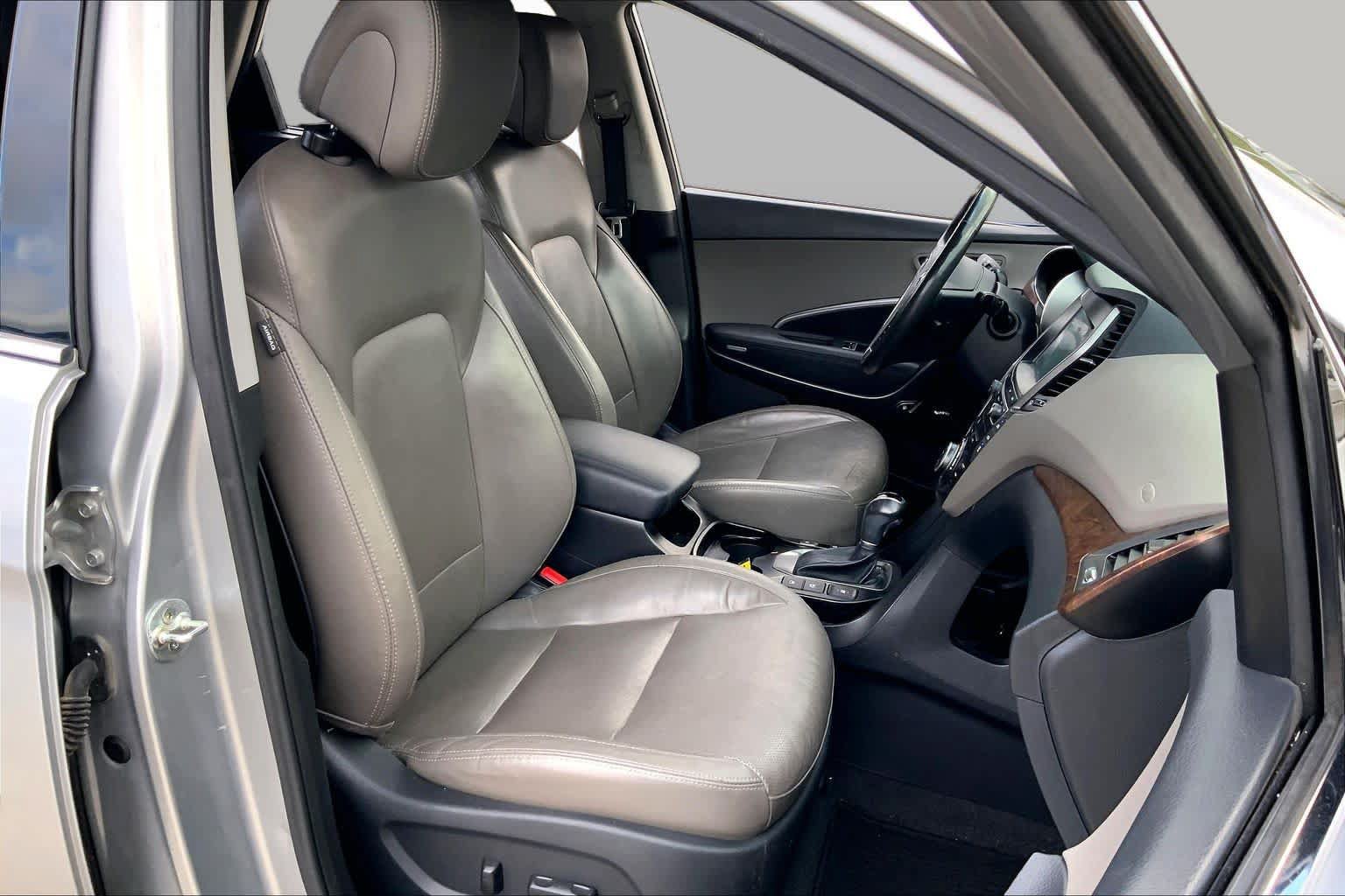 Used 2019 Hyundai Santa Fe XL FWD image 9
