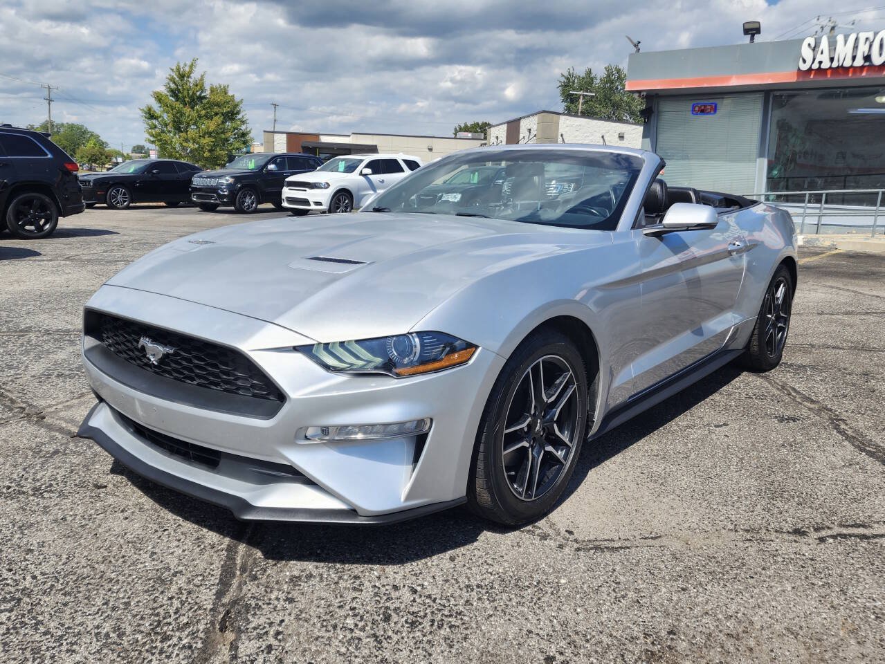 Used 2019 Ford Mustang Premium RWD image 3