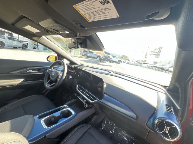 Used 2025 Chevrolet Equinox EV LT w/ Convenience Package image 28