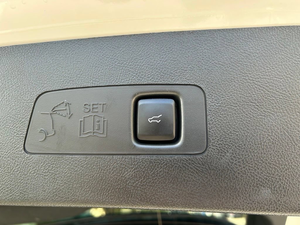Used 2023 Lincoln Corsair FWD image 42