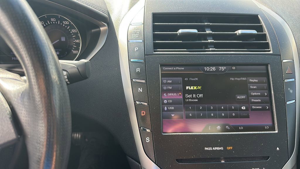 Used 2013 Lincoln MKZ FWD image 17