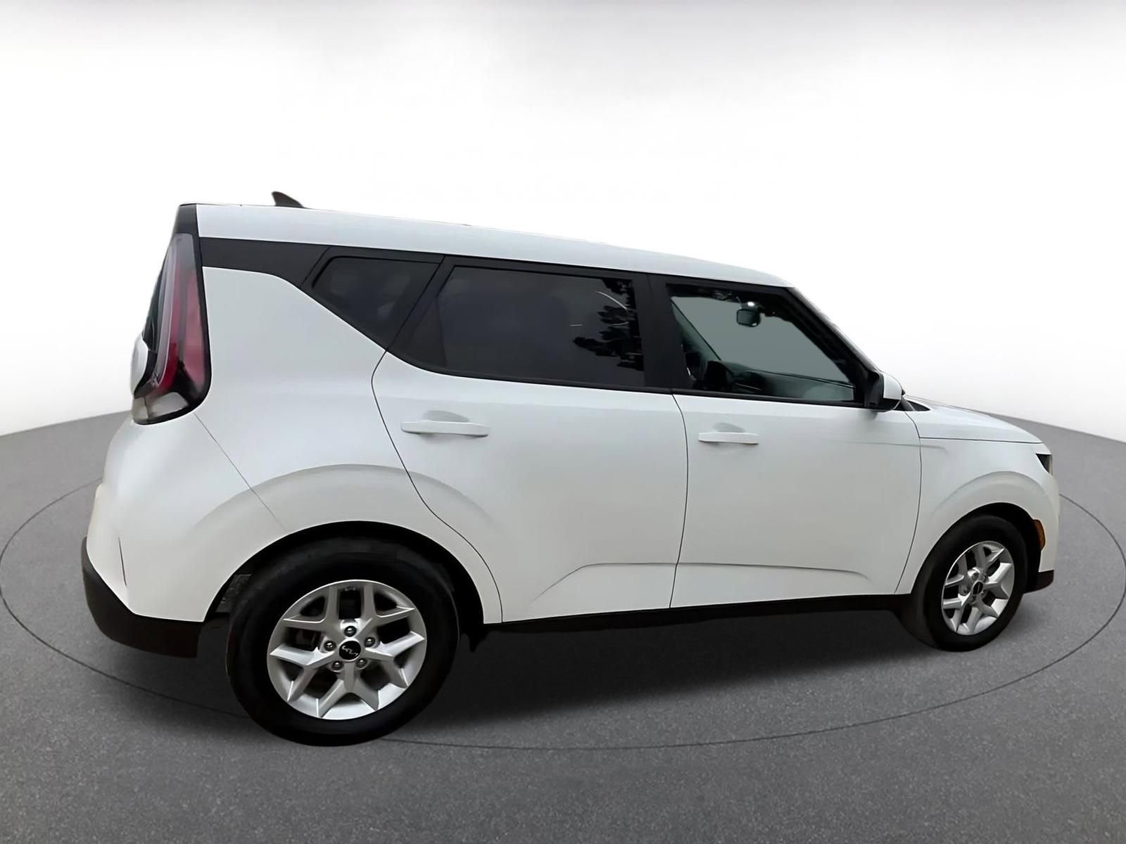 Used 2025 Kia Soul LX w/ LX Technology Package image 15