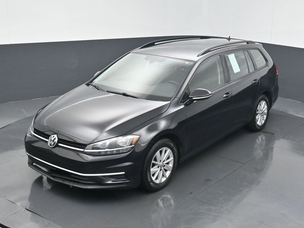 Used 2018 Volkswagen Golf S image 9