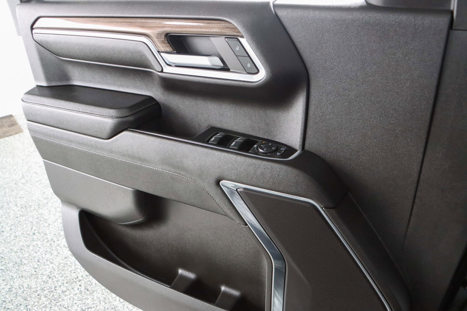 Used 2023 Chevrolet Silverado 1500 RST image 23