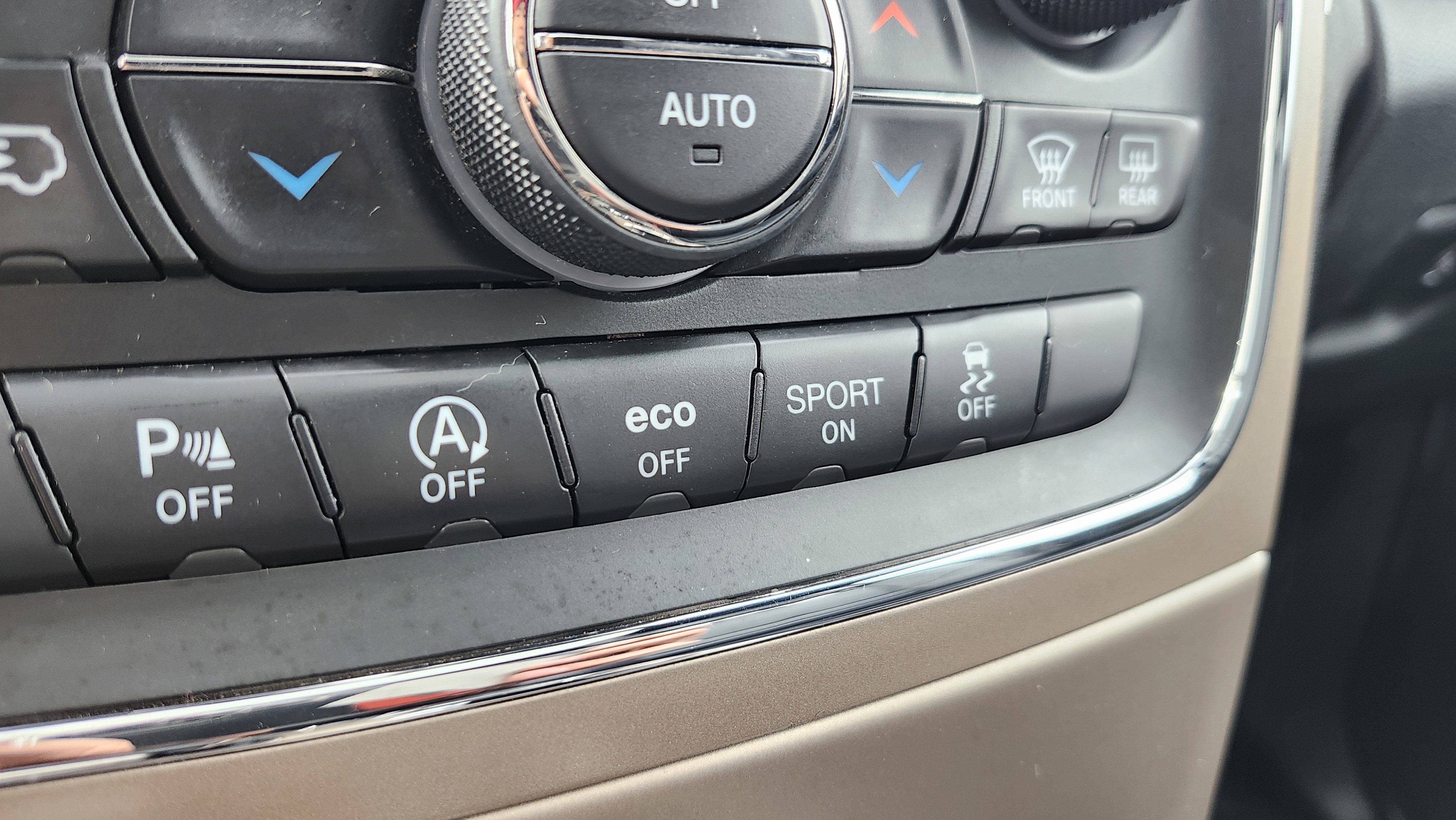 Used 2016 Jeep Grand Cherokee Limited image 10