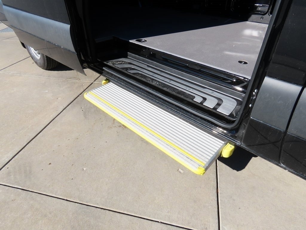 Used 2024 Mercedes-Benz Sprinter 2500 image 23