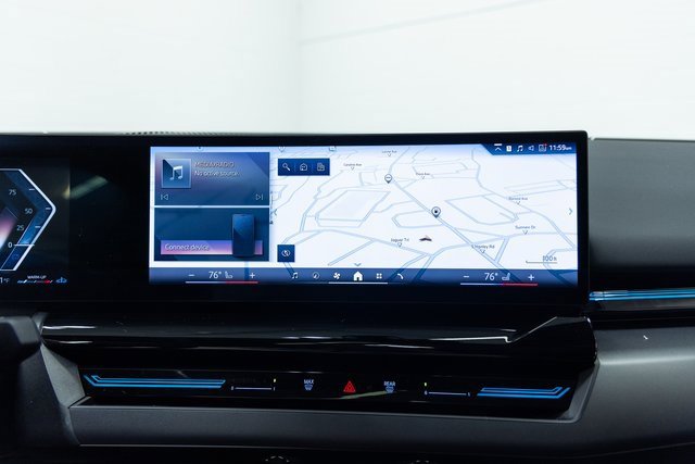 Certified 2025 BMW 530i image 17