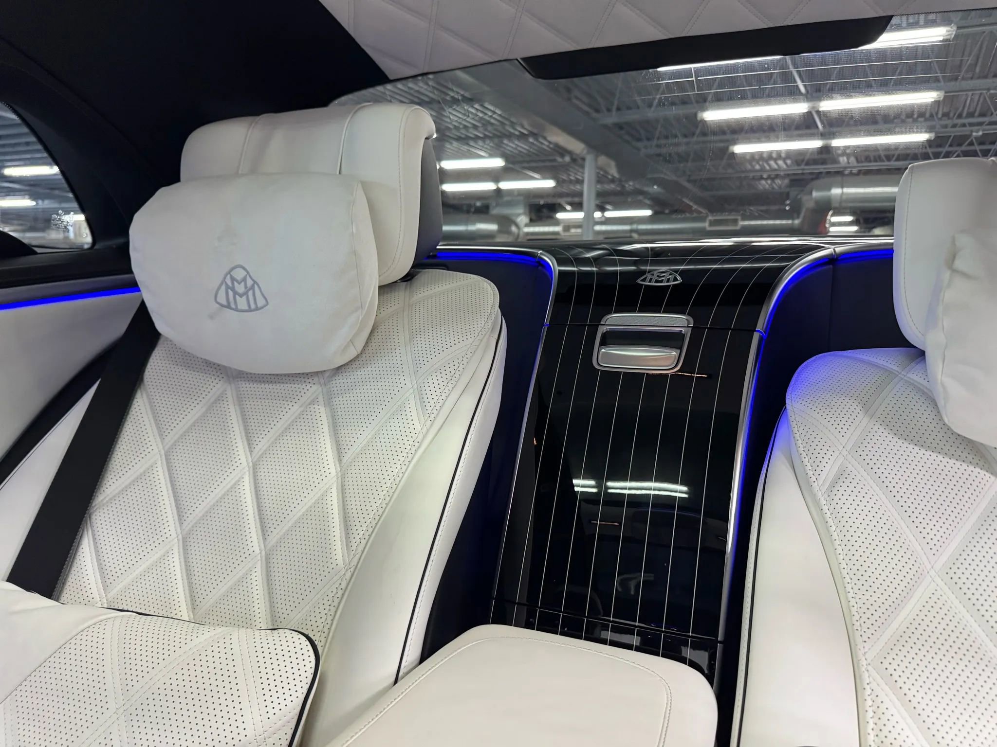 Used 2023 Mercedes-Benz Maybach S 680 S 680 4MATIC Sedan 4D w/ Manufaktur Leather Package image 48