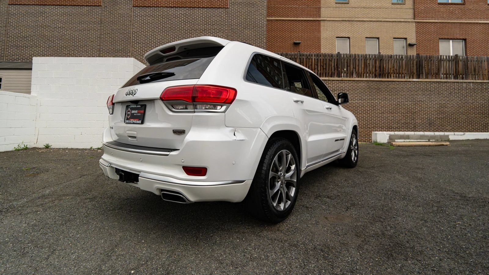 Used 2020 Jeep Grand Cherokee Summit AWD/4WD image 3