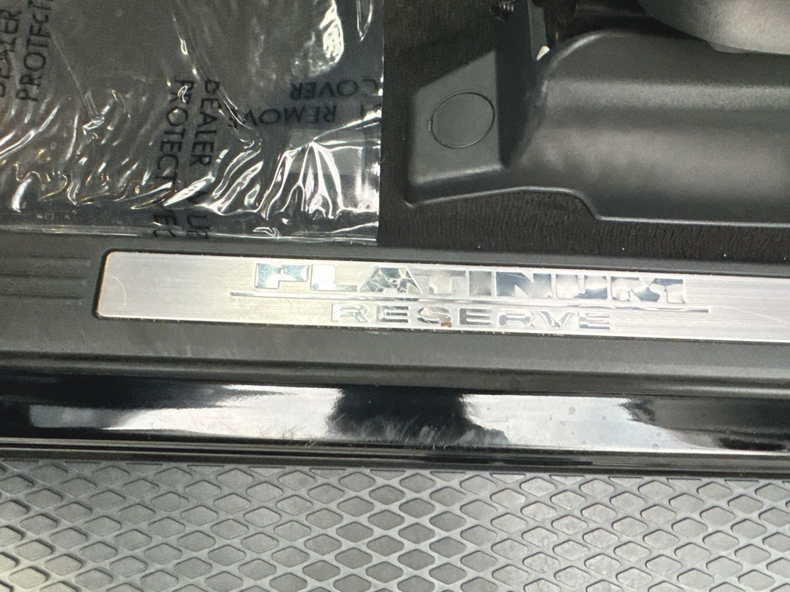 Used 2020 Nissan Titan Platinum Reserve w/ Moonroof Package RWD image 38