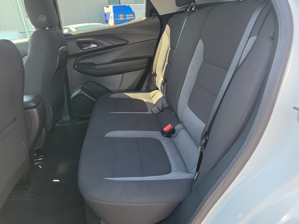 Used 2025 Chevrolet TrailBlazer LT FWD image 16