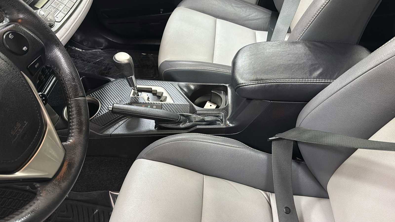 Used 2013 Toyota RAV4 Limited AWD/4WD image 22