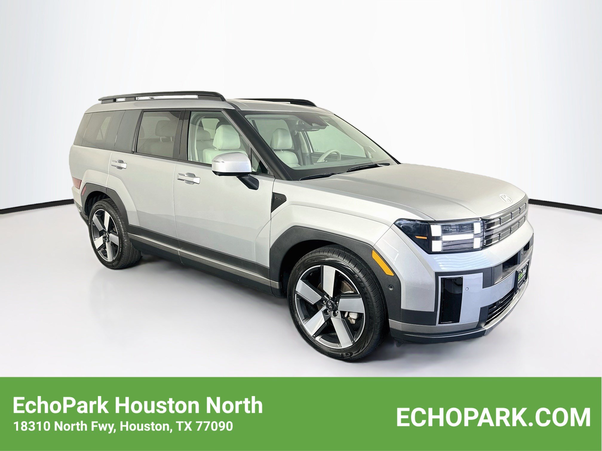 Used 2025 Hyundai Santa Fe Limited FWD image 1