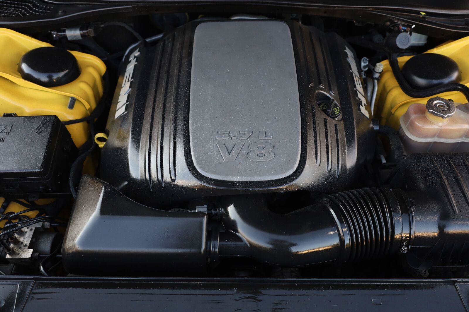 Used 2017 Dodge Challenger R/T RWD image 14