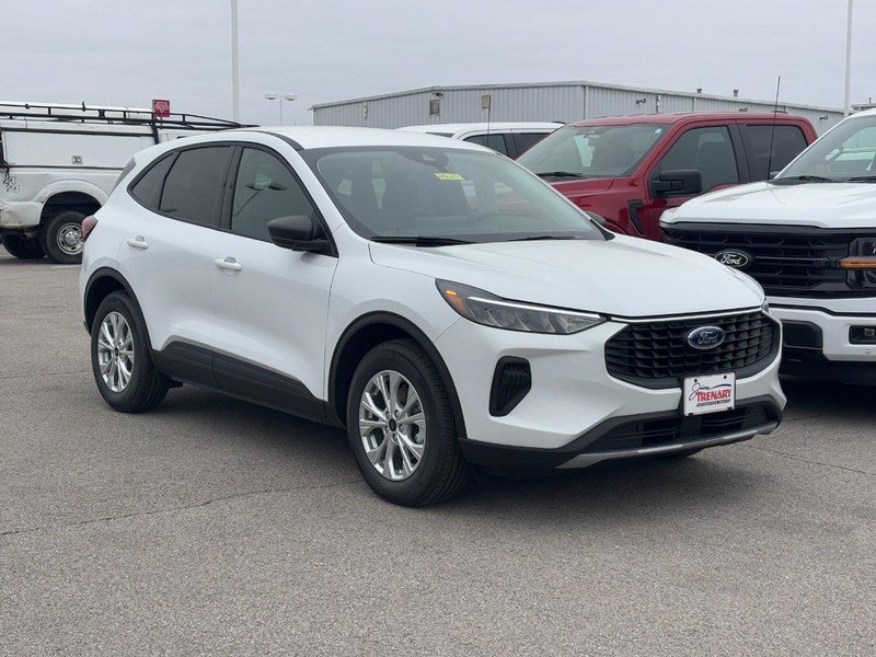 New 2026 Ford Escape Active w/ Active Premium Tech Pack FWD image 2