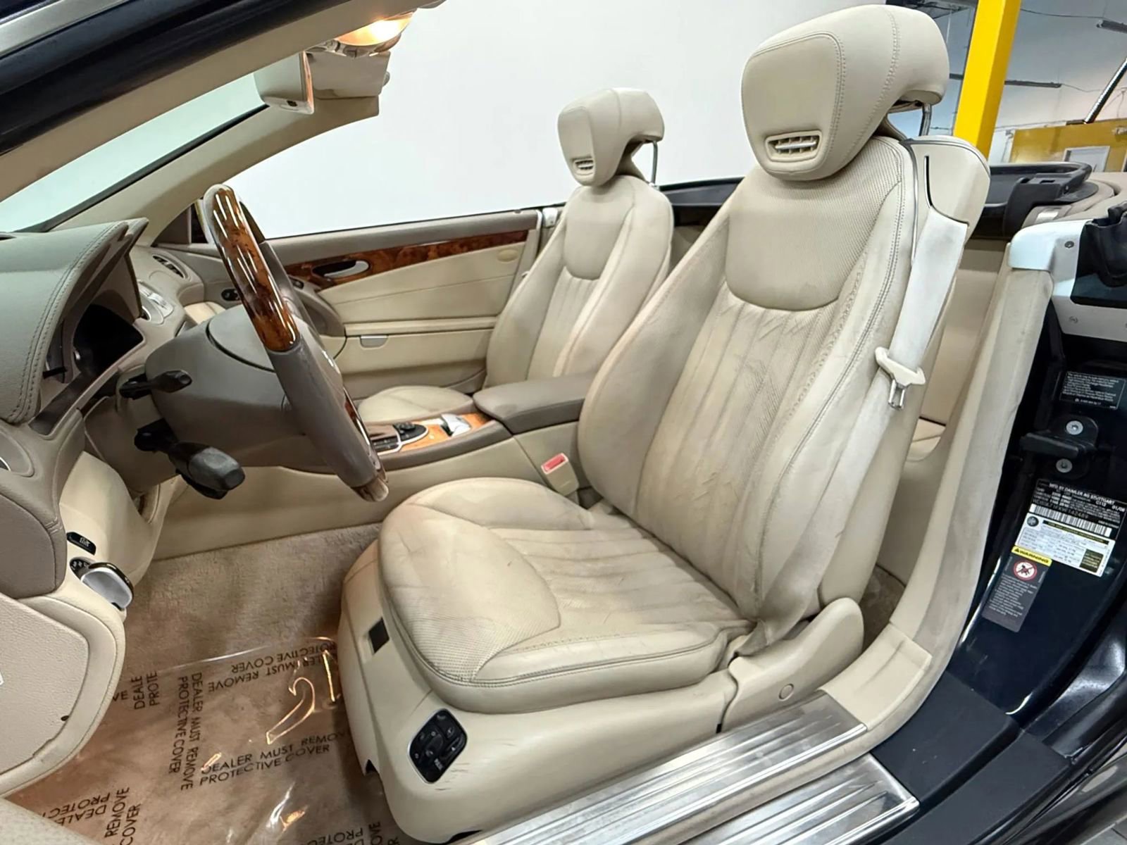 Used 2009 Mercedes-Benz SL 550 w/ Premium I Pkg image 16