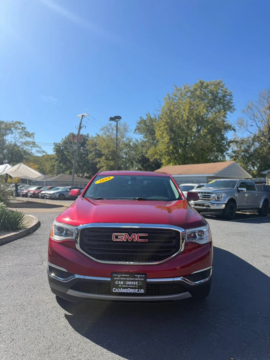 Used 2019 GMC Acadia SLE FWD image 1