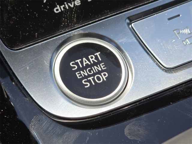 New 2025 Audi A8 L 3.0T image 13