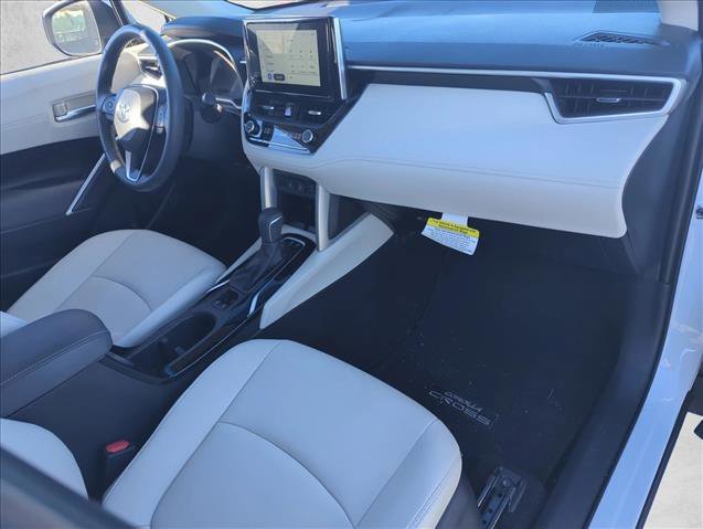 Certified 2024 Toyota Corolla Cross XLE image 28