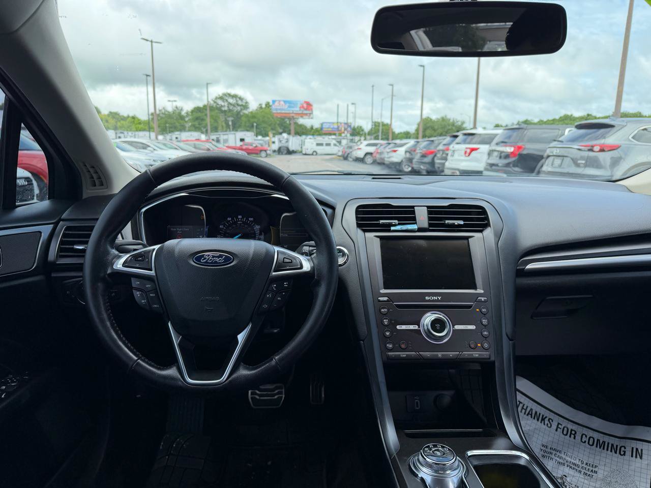 Used 2018 Ford Fusion Titanium AWD/4WD image 18