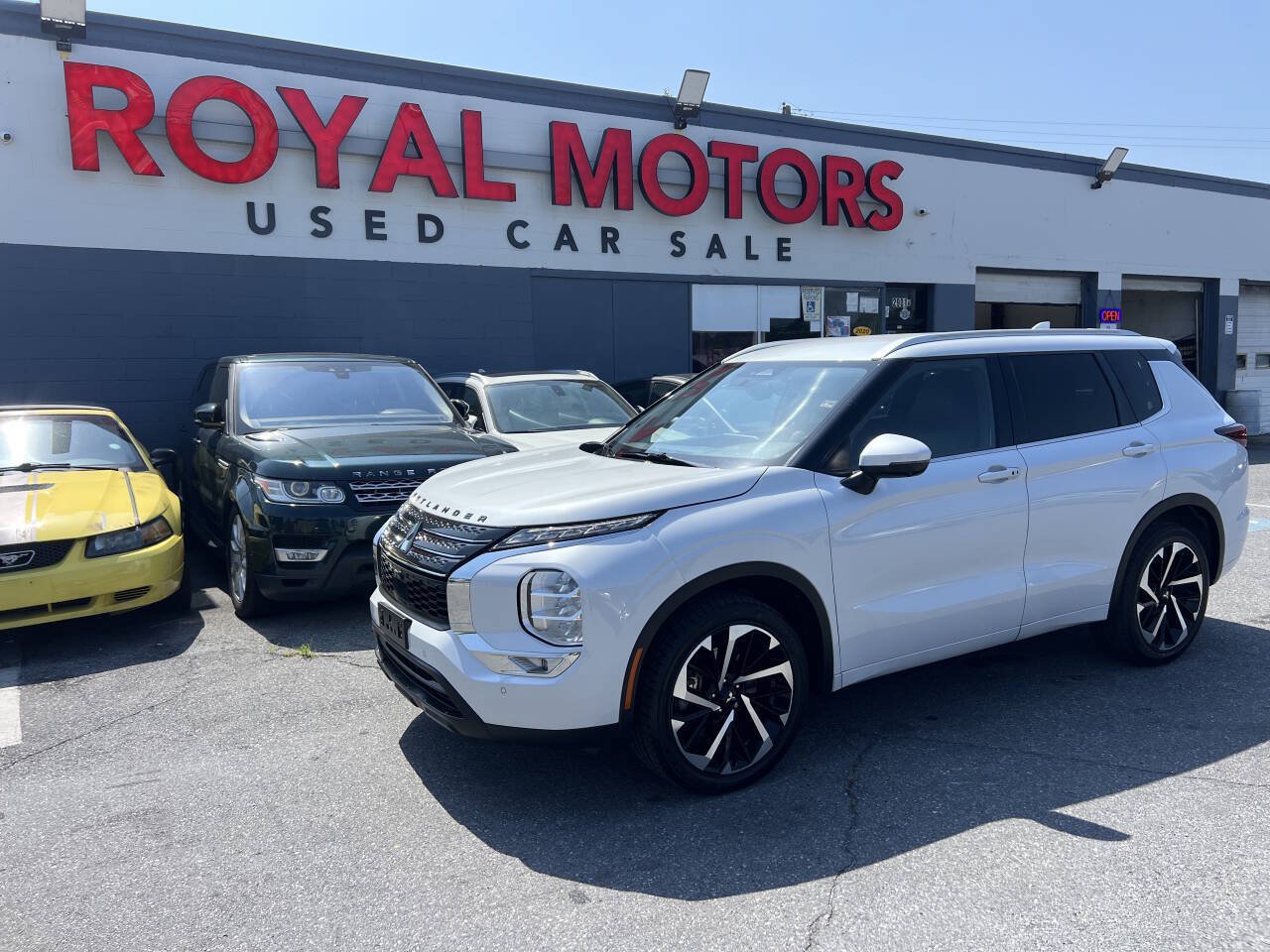 Used 2022 Mitsubishi Outlander SEL FWD image 1