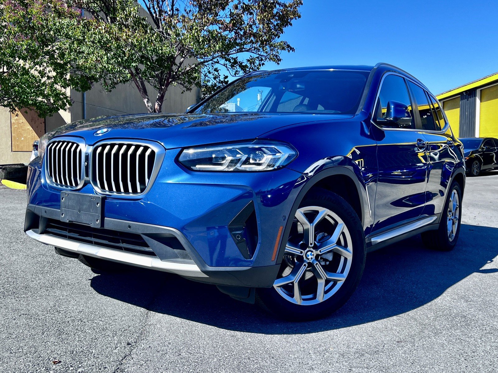 Used 2023 BMW X3 xDrive30i w/ Premium Package AWD/4WD image 2