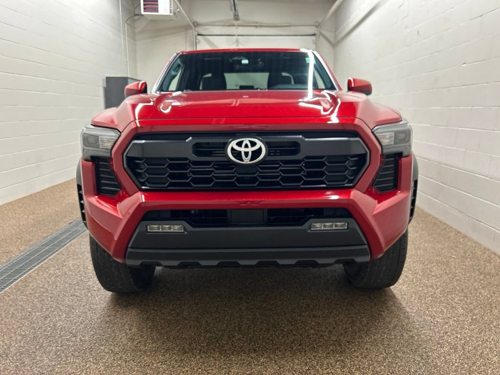Used 2025 Toyota Tacoma TRD Off-Road AWD/4WD image 6