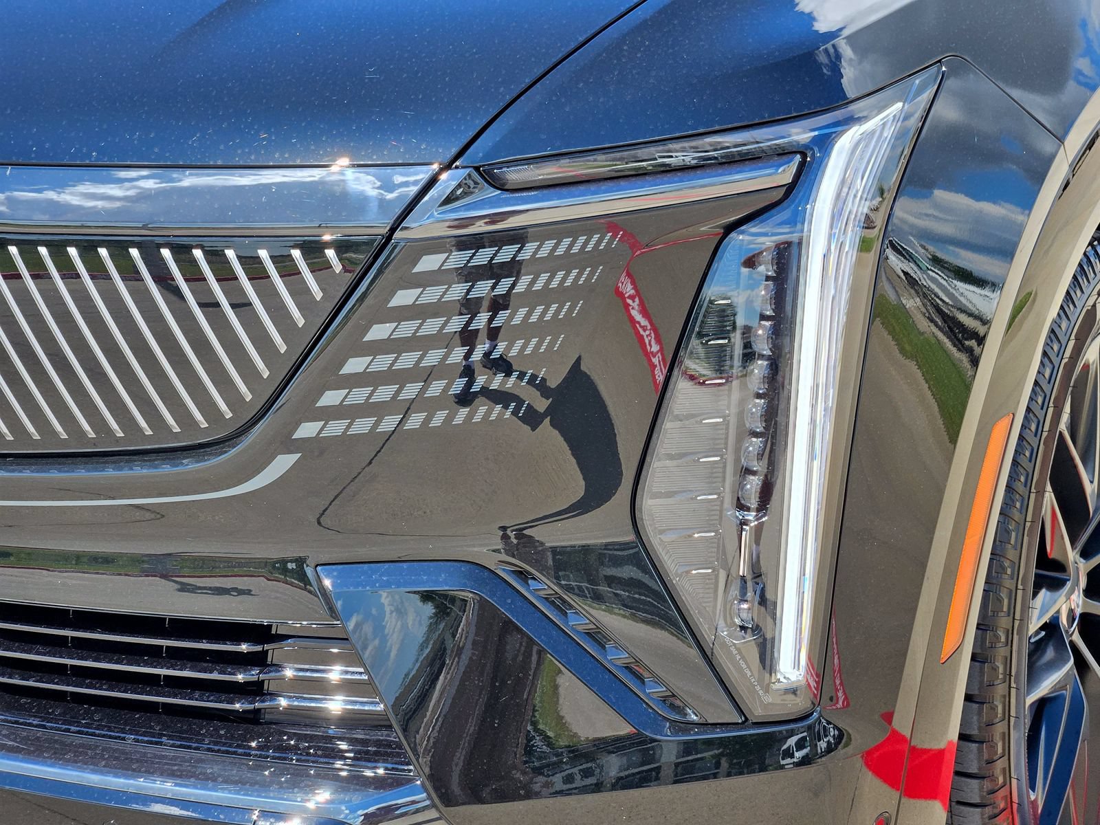 New 2026 Cadillac Escalade IQL Sport 1 w/ LPO, ONYX Package AWD/4WD image 10