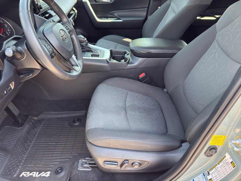 Used 2020 Toyota RAV4 XLE w/ Convenience Package AWD/4WD image 11