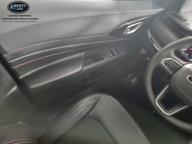 Used 2025 Jeep Compass Trailhawk AWD/4WD image 31