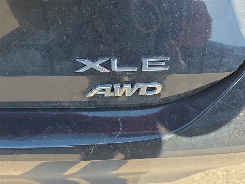 Used 2021 Toyota Avalon XLE w/ Moonroof Package AWD/4WD image 5
